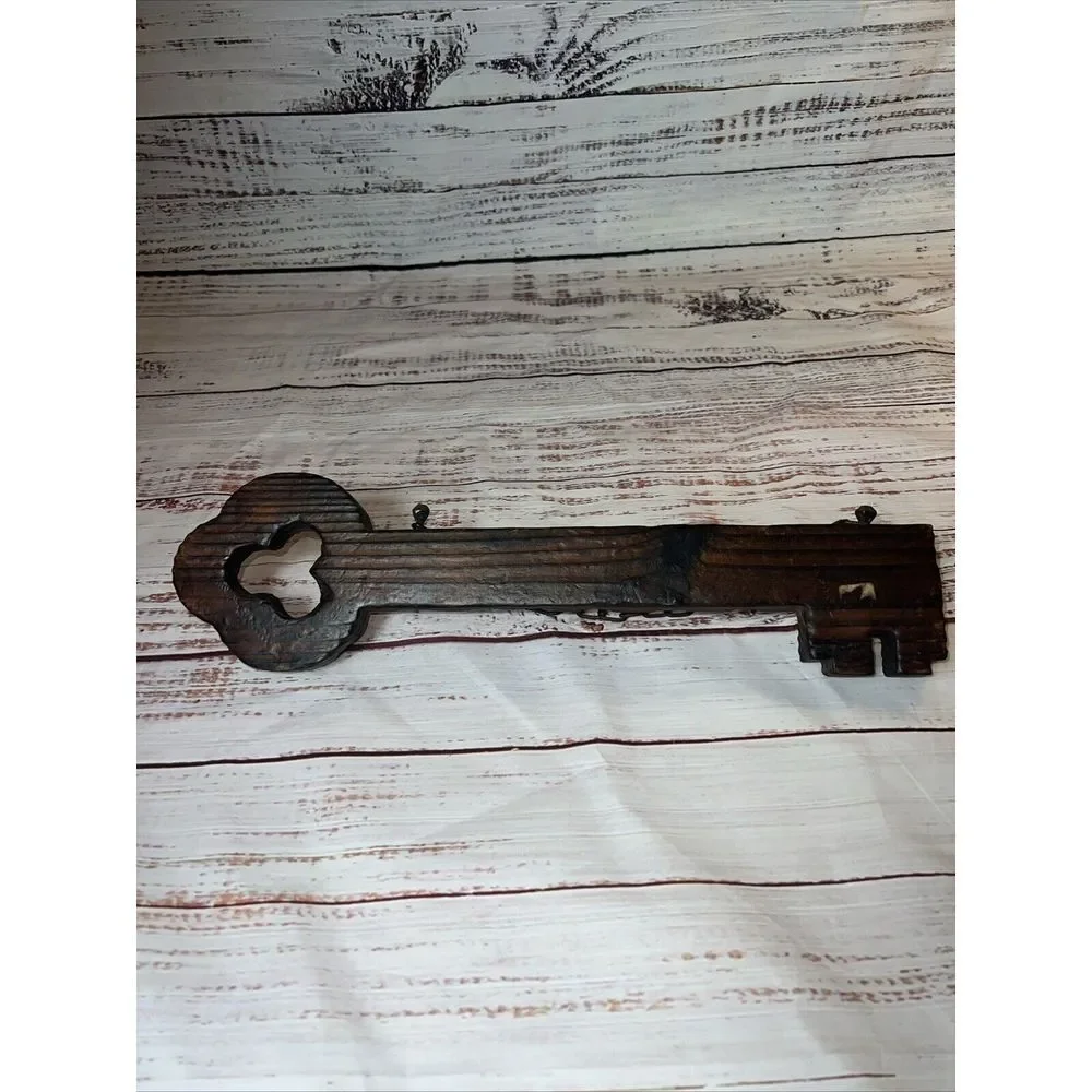 Rare‎ Vintage Hand Made Brown Wood Key Rack Wooden Primitive Chain Iron Hanging